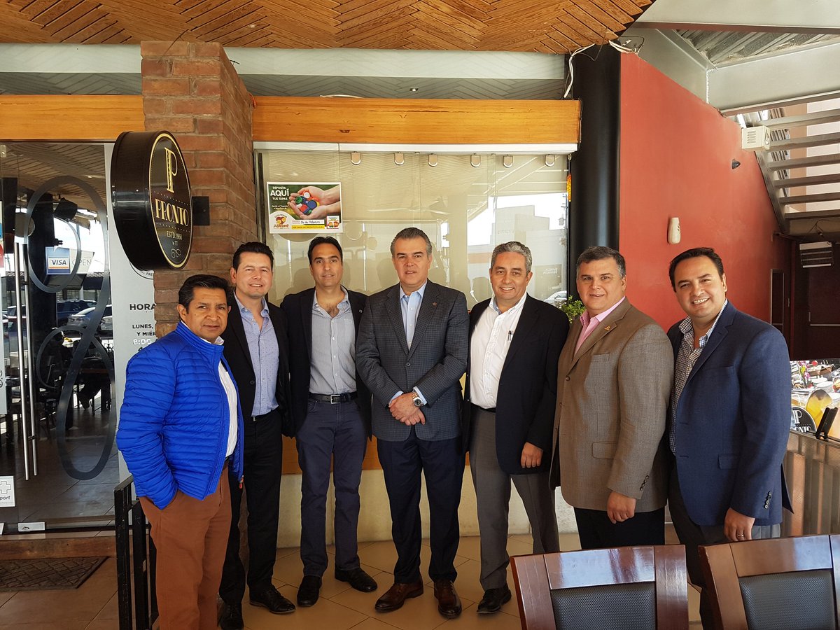 fmenendezc's tweet photo. Terminando desayuno de trabajo con Francisco Cervantes (@fcervantes5), Presidente @CONCAMIN, Edgar Salinas de Lala, Arturo Rivera (@jarch18) Presidente @EUCITAC, Carlos Braña Presidente @CANACINTRA_Trc, Roberto Muñoz Presidente CLIP y Eduardo Bartheneuf Presidente  @Canacintra_GP https://t.co/bMLI2LRkDd
