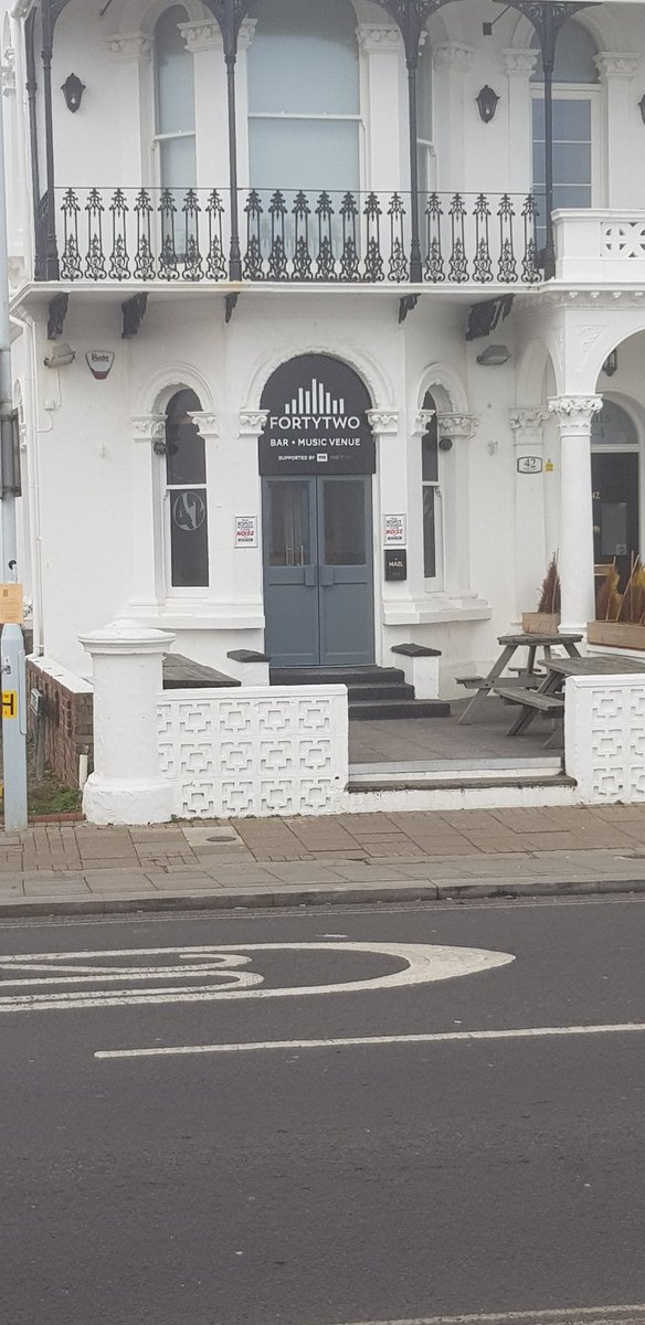 KevinHallKH's tweet photo. If your at a loose end tonight and in Worthing come out and see @FloydAtom performing at #bar42 https://t.co/bbspQQ8OjQ