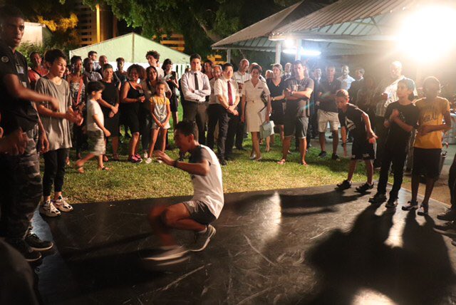 GabrielAttal's tweet photo. La Réunion à la pointe du breakdance, déjà les #JOP2024 en ligne de mire ! Bravo pour cette battle au centre culturel Village Titan de la commune du Port. https://t.co/Kw3Nl3juD2