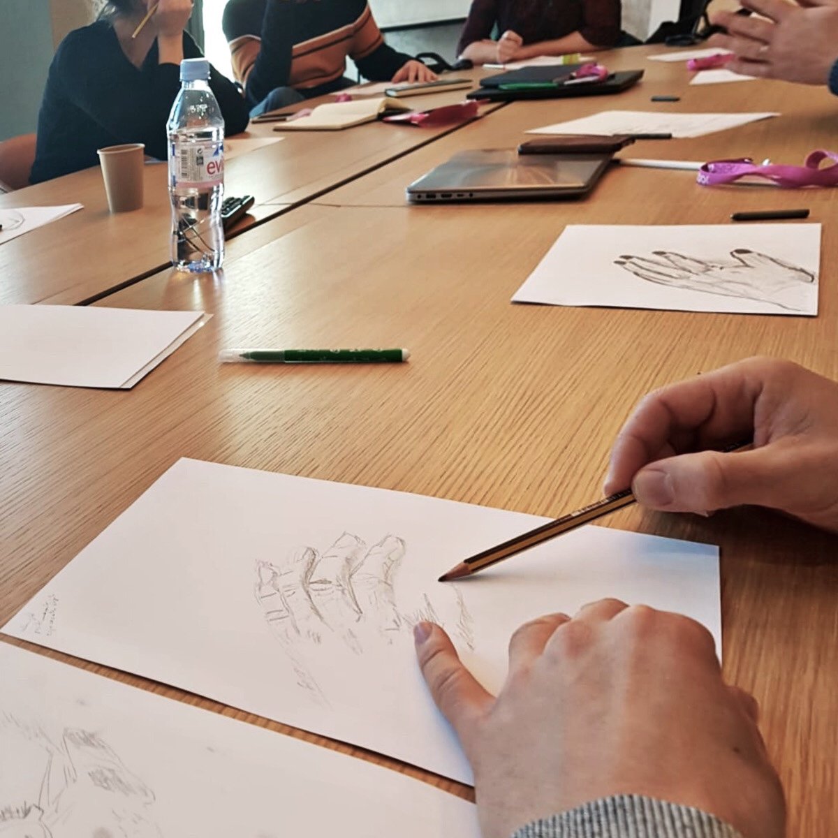 Elements_Groupe's tweet photo. • Ce matin, c'était atelier créatif chez @Elements_Groupe ! •
"Une heure pour apprendre à connaitre notre cerveau droit pour libérer le créatif qui sommeille en nous..."💤
#creativity #makersgonnamake #lesson #teaching #drawing #communication #elementsgroupe #marketingagency https://t.co/8OLYI5hfjC