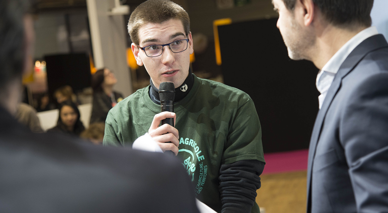Agri_Gouv's tweet photo. Communiqué 📢 | #PositiveAgriculture Paroles de jeunes citoyens, les petits débats du @Min_Agriculture animés par @theoj79 et @SILO76 à retrouver du 25 février au 1er mars au #SIA2019

👉 https://t.co/Gliul6Sgaq https://t.co/433Q49y3OI