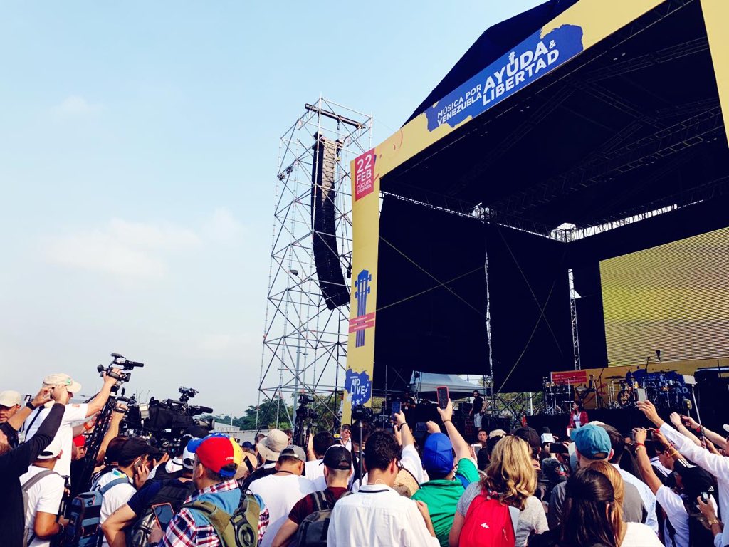 Activos con la libertad de Venezuela! 💛💙❤️ venezuelaaidlive.com 🇻🇪🇻🇪🇻🇪 #VenezuelaGritaLibertad #VenezuelaLibre #VenezuelaAidLive