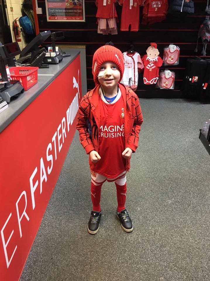 Official_STFC's tweet photo. Family of South-West Superhero Dexter Liebow, who died of a rare form of childhood cancer, will be raising money at today's game.

Dexters Odyssey - the charity set up in his name - provides support and care for children with cancer.

#STFC 🔴 https://t.co/NUwMfRwdXF