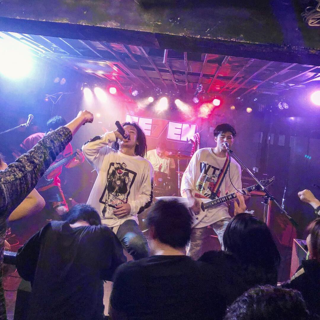SQUARE_NAGOYA's tweet photo. #TATAMIBOY ワンマンLive🎤
It's so good!!!
Peaceしかない最高なLive👏🎸
お疲れっした〜‼️
#sqar #square_nagoya #tatamiboy #oneman #ワンマン #at #rad7 #radseven #wagomu #mixturerock #rock #band #vibes #sogood #ピンスポ #当たり過ぎ https://t.co/VVuDIrBbuA
