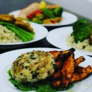 NoyoFood's tweet photo. The sun is out.... its the best reminder to get your summer body. Its not too late, start your meal prep from monday 07903900313 2 meals a day 5 days a week is all you need #mealprep #eatclean #summerbody #lookgood #feelgood #leanmachine https://t.co/q9ZOpB1Q7B https://t.co/fE1iTdakwr