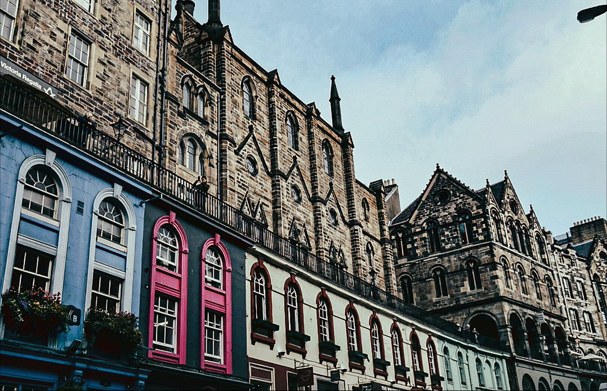 jljourneys's tweet photo. ➳Edinburgh
Edinburgh is a city of shifting light, of changing skies, of sudden vistas. A city so beautiful it breaks the heart again and again – Alexander McCall Smith ❤ Our top 10 Tips - https://t.co/hul1otueGS
#Edinburgh #followfriday #traveltips #travelblogger #traveltribe https://t.co/92F4X5O7B2