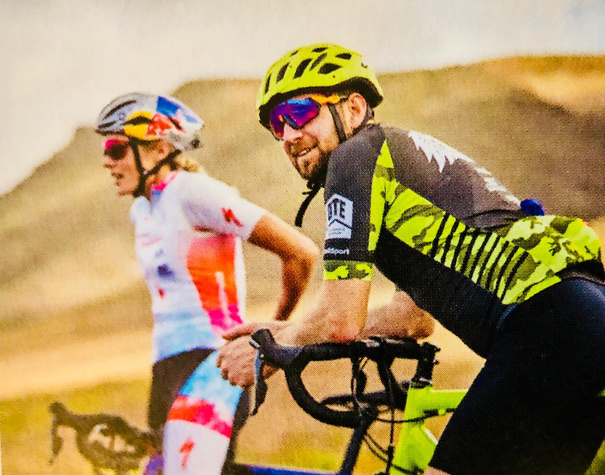 RnRTriCamps's tweet photo. Got a great #fridayfeeling seeing @Timheming in his #RnRSport #bike top alongside Lucy Charles in this months 220 Triathlon Magazine Loving the matching bike and helmet #tristyle #lookinggoodgoingslow #triathlon #swimbikerun https://t.co/R3LwOVbMPi