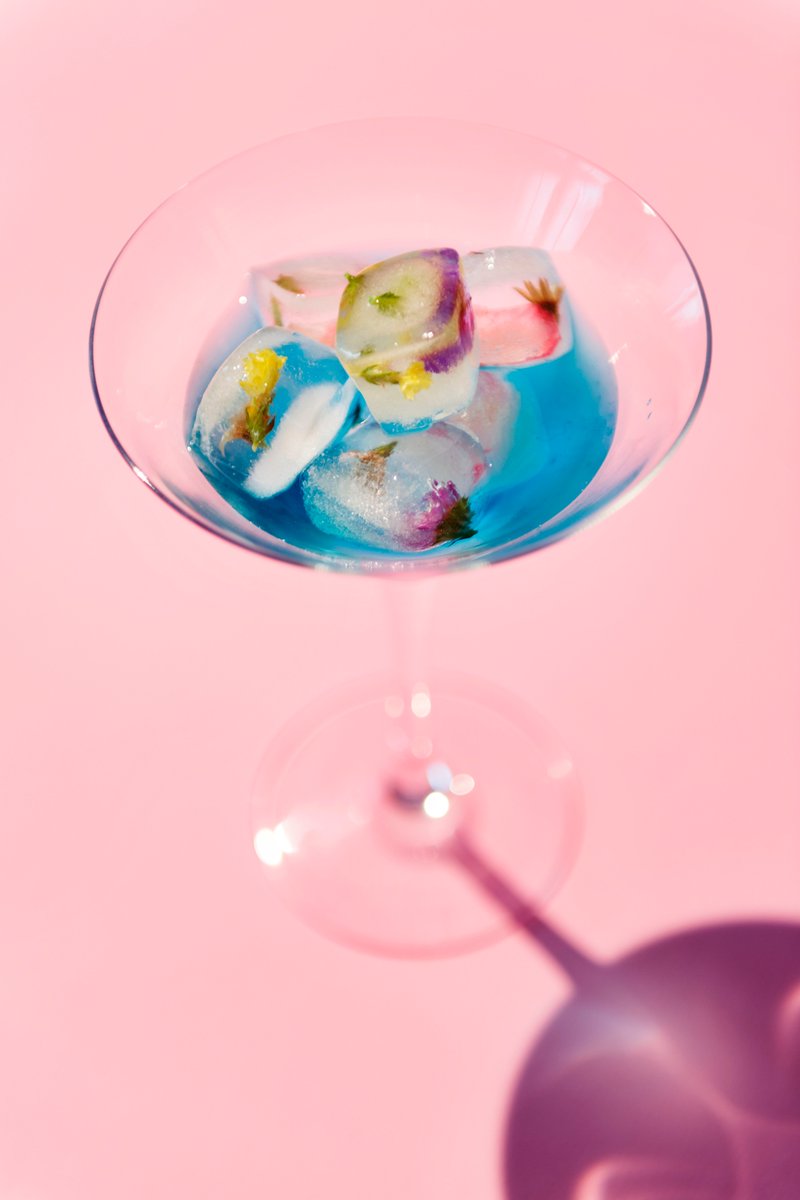 marylebonepint's tweet photo. Fancy to have some drinks at #V&amp;A? Come tonight at 6:30 and enjoy of a lovely and exclusive evening at the @VAMuseum
#FridayLate celebrates all aspects of contemporary visual culture sipping #cocktails, wine, running through the #museum. https://t.co/4Xpkya1Ili