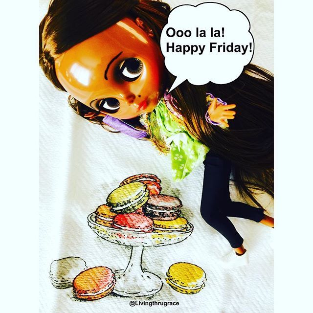 Somaa's tweet photo. For everyone from everyday LivingThruGrace!☺️
.
.
.
#fridayvibes✨ #oooolala #blythedolls #instablythe #endingweek #dollcollection #weekendflow #livingthrugrace https://t.co/arYnLqe3uW https://t.co/d3HH6nrwtT