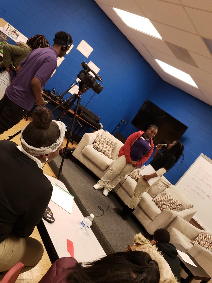 HoopsHIGHFSM's tweet photo. The #Apprentice crew practicing some #Sideline #reporting techniques. #HoopsHIGH #AfterSchoolMatters https://t.co/pEVDicY3TV