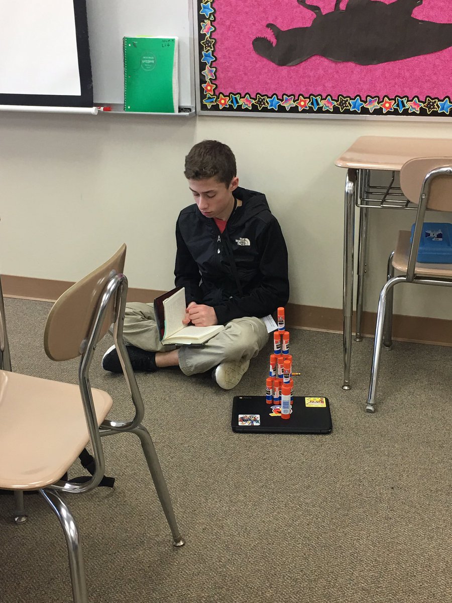 msbrix1's tweet photo. Sometimes you need a little brain break from reading. #Marlowe158 #bookclubs #afutureengineer? https://t.co/vsjtaSAAEL