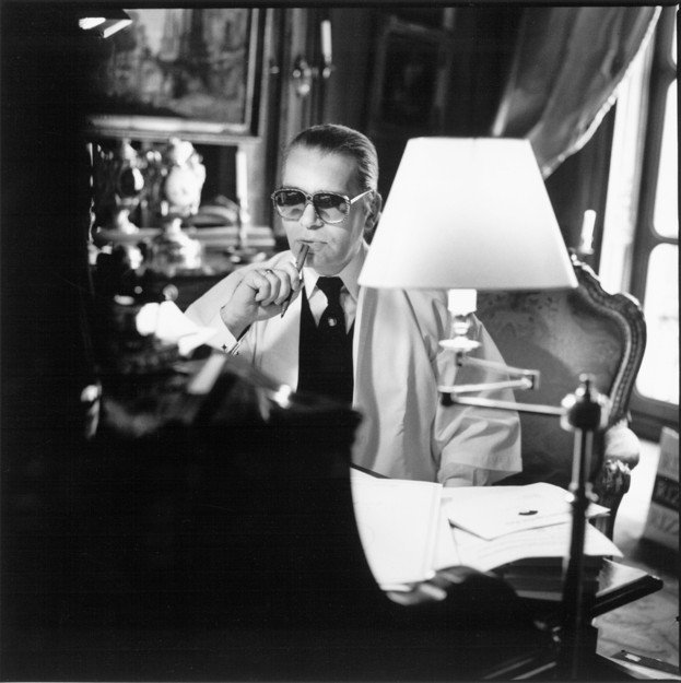 It was an honor for #VeroniqueVial to shoot <a href="/KarlLagerfeld/">KARL LAGERFELD</a> for her book #MenBefore10AM #rip #icon