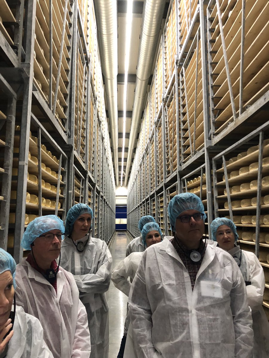 vvdoverijssel's tweet photo. Vandaag op bezoek bij Rouveen Kaasspecialiteiten. Een prachtbedrijf  in Overijssel: innovatie en vakmanschap komen hier op indrukwekkende wijze samen!#OnsOverijssel https://t.co/fo9e1VHB3c