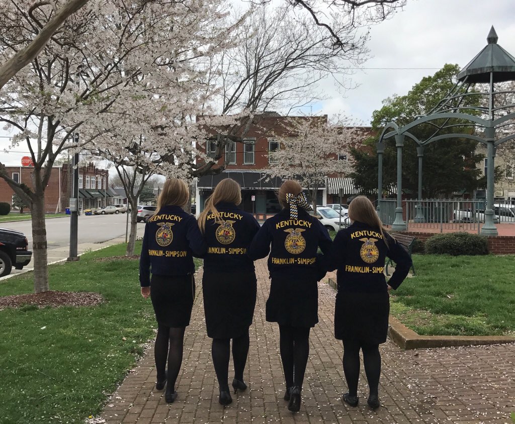 Gracewell17's tweet photo. So, so thankful for my #FFAmily, here in Kentucky as well as friends from around the country. I learn so much from these wonderful people and so many others each and every day 💙 #KyFFA #FFAFamilyFriday https://t.co/YZa6W0HEGB