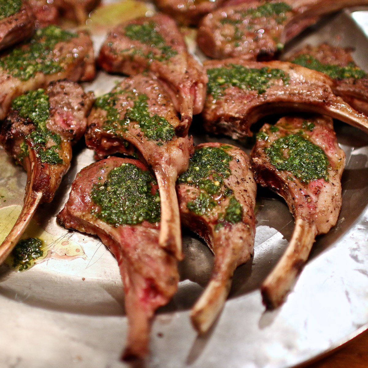 raregourmetmeat's tweet photo. Sometimes you just need a chop. Speaking of... we have both lamb and pork. 
.
.
.

#raregourmetmeats #steak #steakdinner #meatdeliveryservice #meatdelivery #bestmeatever #meatporn #lovesteak #farmraised #protein #meat #porkchop #lambchop https://t.co/BU7GzYM036