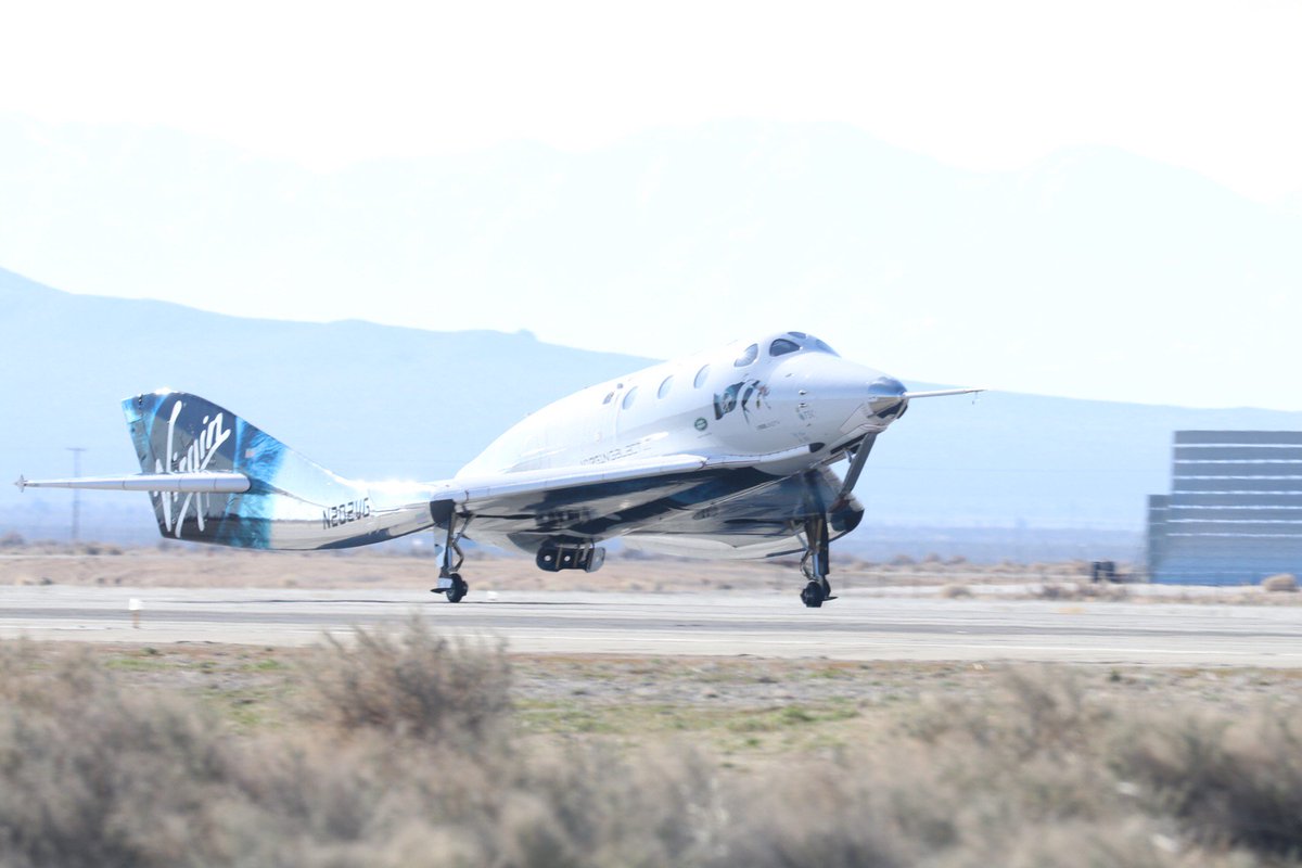 SpaceShipTwo lands back on Earth after its second trip to space