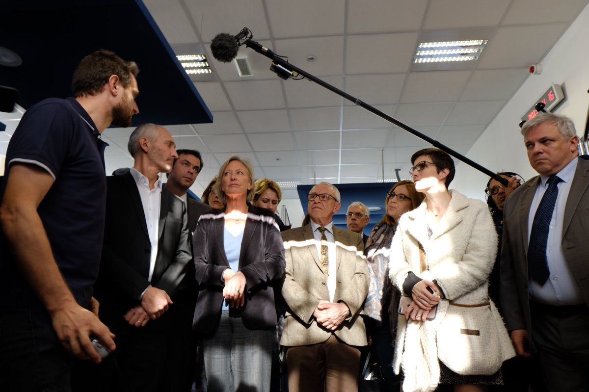 UNISDA_STT's tweet image. Plus de 10 ans après le décret de 2008, les appels d’urgence en chat et en LSF, c’est (enfin !) possible grâce à @Urgence114 Nouveau service lancé aujourd’hui à Grenoble avec @s_cluzel et @olivierveran