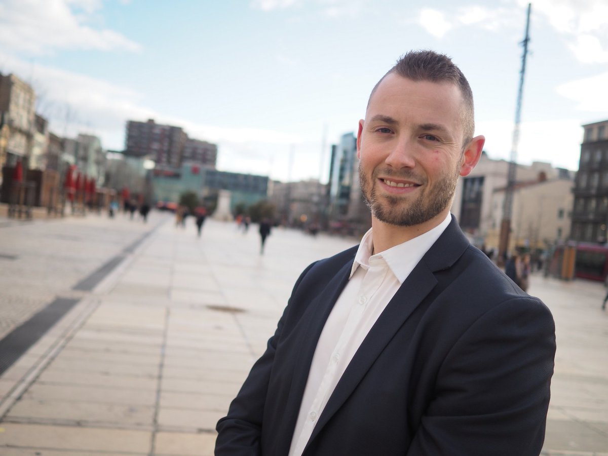 Le Connecteur tweet media