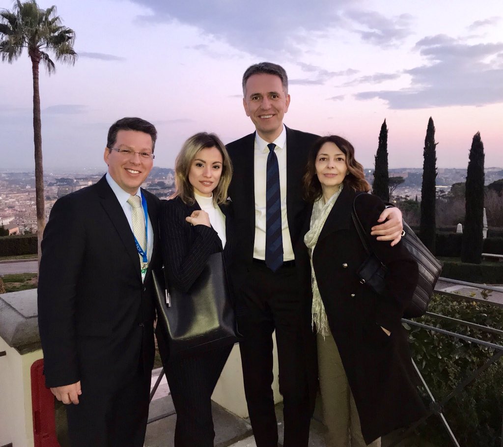 hanaadrovic's tweet image. when in Rome