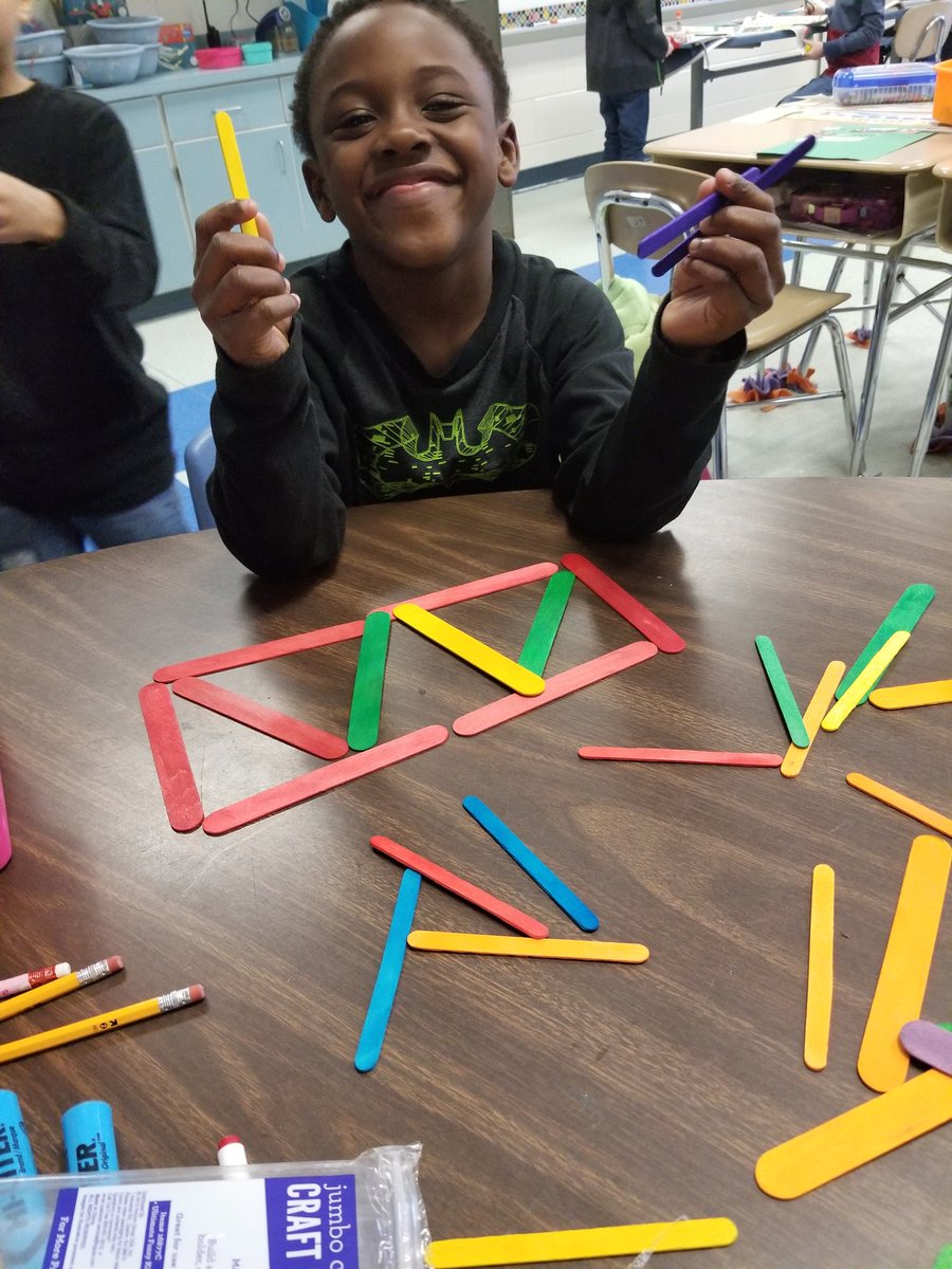 pmoylan1029's tweet photo. Shape exploration!! #firstgradeflow #mathrocks #MRES https://t.co/iwjfl69g5Q