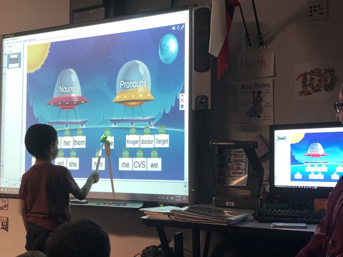 TheAutumnJoy's tweet image. Great co-teaching with @SCrawford00 today! My class loved building and playing SMARTBoard games. #fielderpride #SMARTboardfun #kisdelemtech #1stgrade