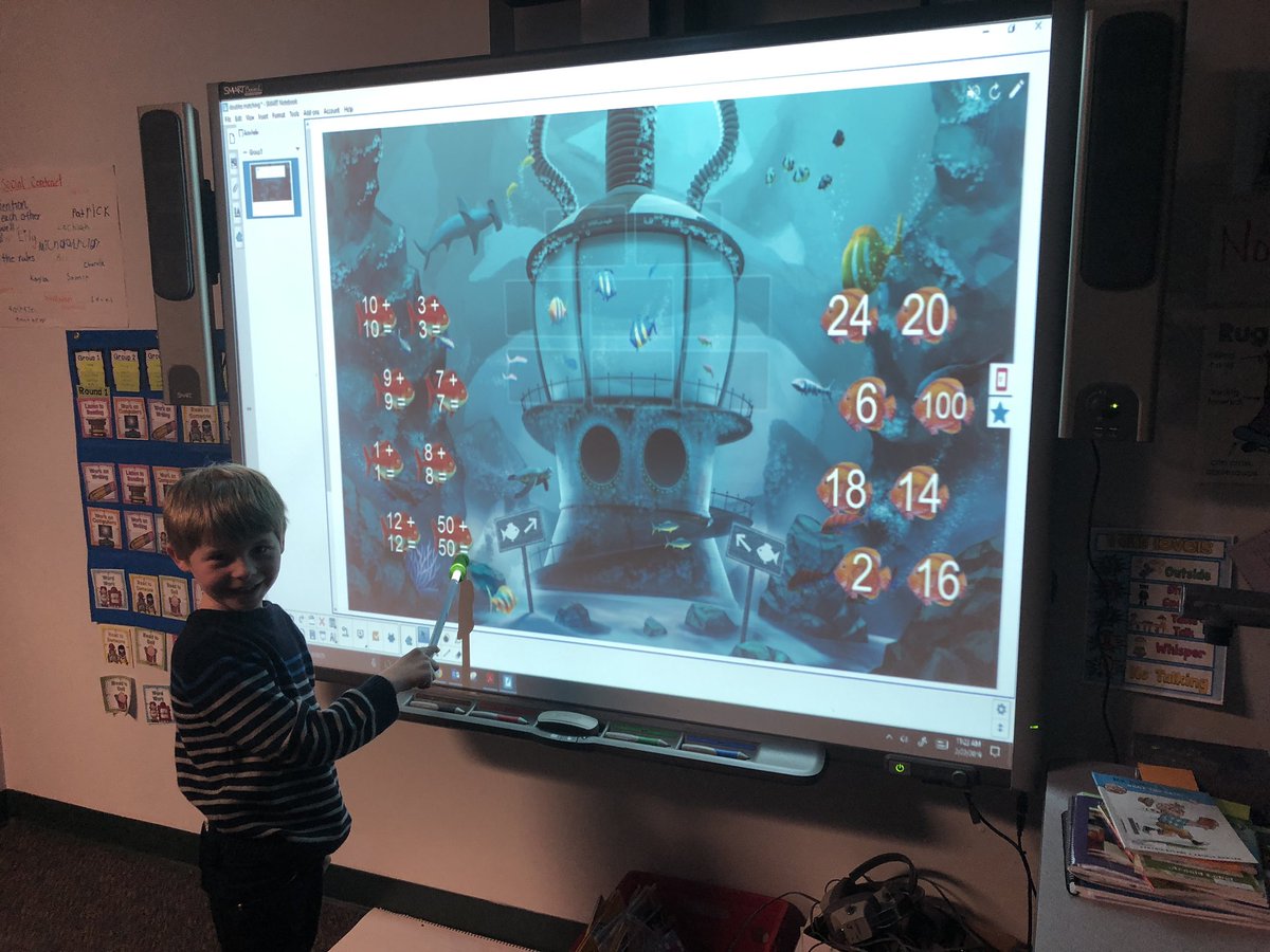 TheAutumnJoy's tweet image. Great co-teaching with @SCrawford00 today! My class loved building and playing SMARTBoard games. #fielderpride #SMARTboardfun #kisdelemtech #1stgrade