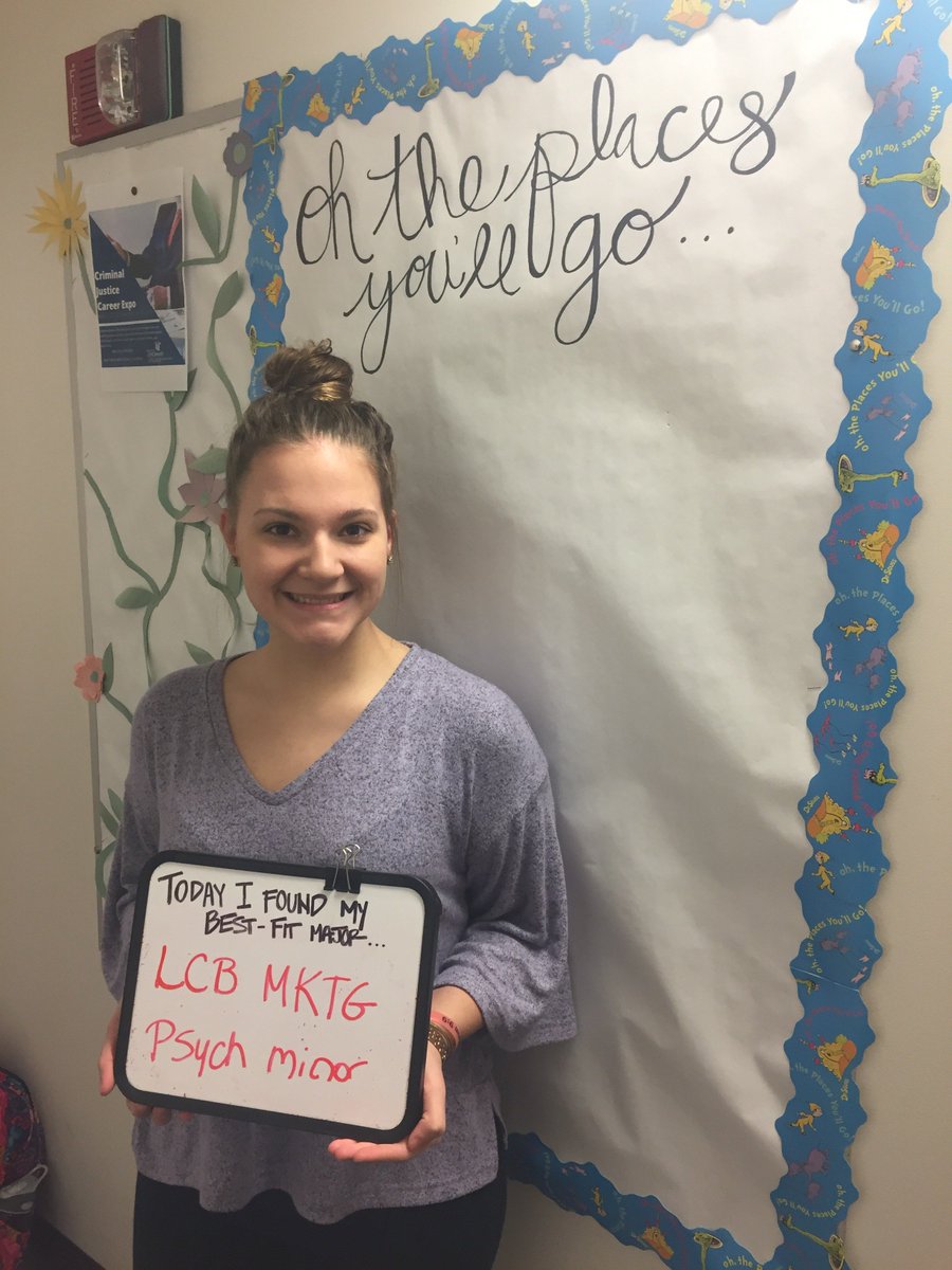 Fabulous Friday <a href="/LindnerCollege/">Lindner College of Business</a> <a href="/LSA_UC/">LindnerStudentAssoc.</a> <a href="/UC_ArtSci/">UC_ArtSci</a> Samantha P. is on her way to Marketing major and Psych minor!  So excited for you Sam and your accomplishments <a href="/uofcincy/">University of Cincinnati</a> <a href="/Prez_Pinto/">Neville G. Pinto</a> See you grad <a href="/gobluestreaks/">Sandusky Schools</a>?  Thanks for helping to bring her to <a href="/uofcincy/">University of Cincinnati</a> !  🖤❤️