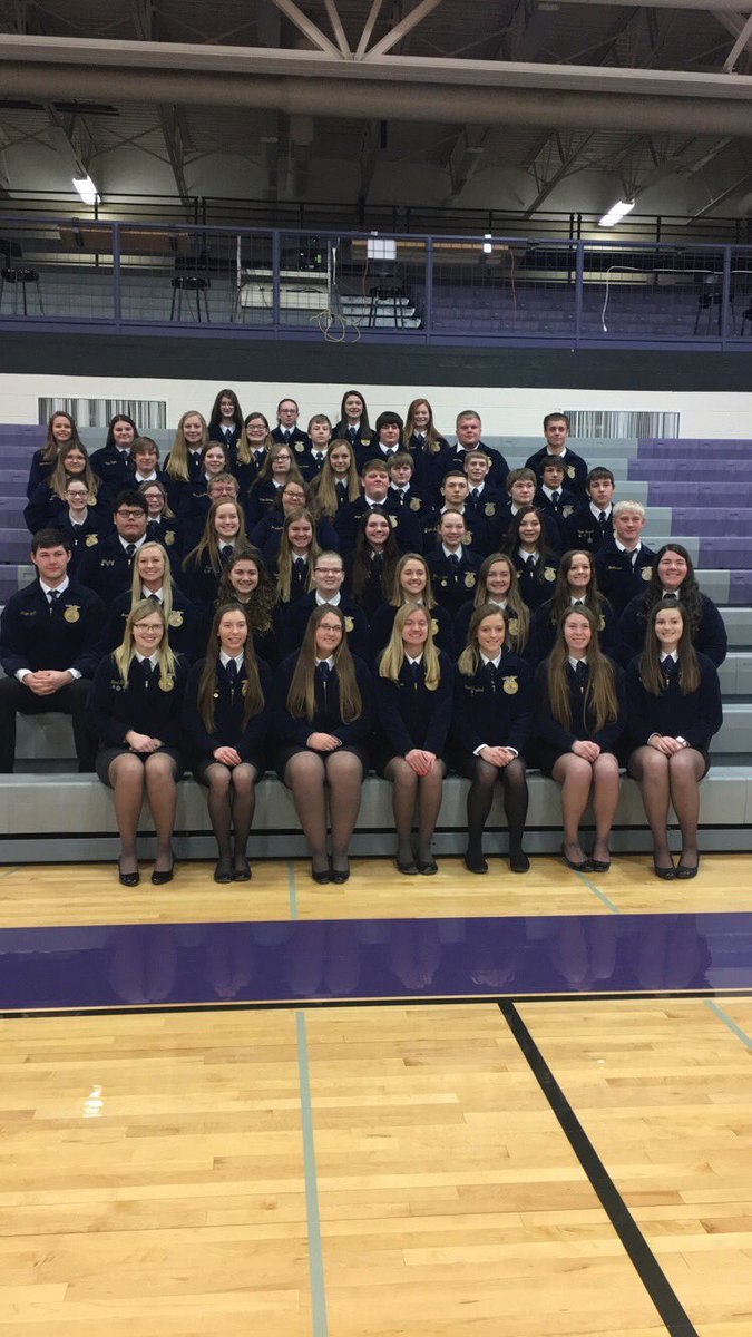 SV_AgEd's tweet photo. What a great group we have this year! On Wednesday students showed off their official dress and on Thursday we enjoyed hamburgers and hotdogs! A special thanks to Phil Mcinturf for grilling for us! https://t.co/XNxCGS5HX1