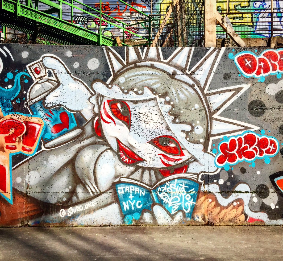 fastertagueur's tweet photo. From Japan to NY by @shiro_one #shiroone #japanesegirl #japan #streetart #graffiti #spray #bombing #wall #streetartist #urbanart #streetphoto #paris https://t.co/yvKW9XOYdf
