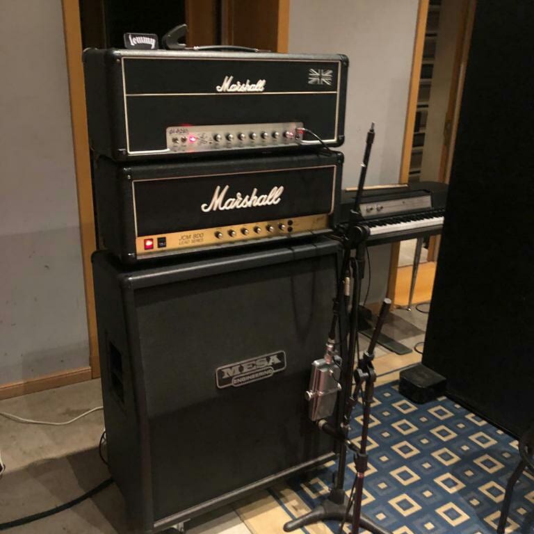 Día 2 en <a href="/RecordsMCL/">MCL Records</a> con <a href="/tanobonadio/">mariano bonadio</a> y <a href="/lucianolucerna/">luciano lucerna</a> !!
Día de guitarras !!
Set completo para Caio y <a href="/pabloname/">Pablo Name</a> !!