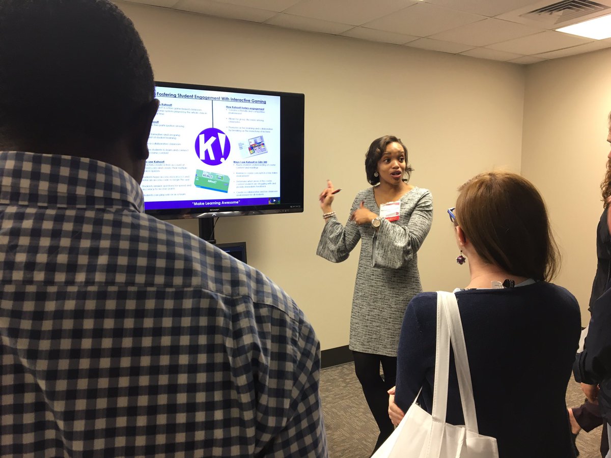OITatUA's tweet photo. Gaming in class? Count us in! ✋ Dr. Kimberly Williams shows us how she fosters student engagement with interactive gaming. #BamaTechShowcase @culverhouseua https://t.co/iyUeeIB1GW