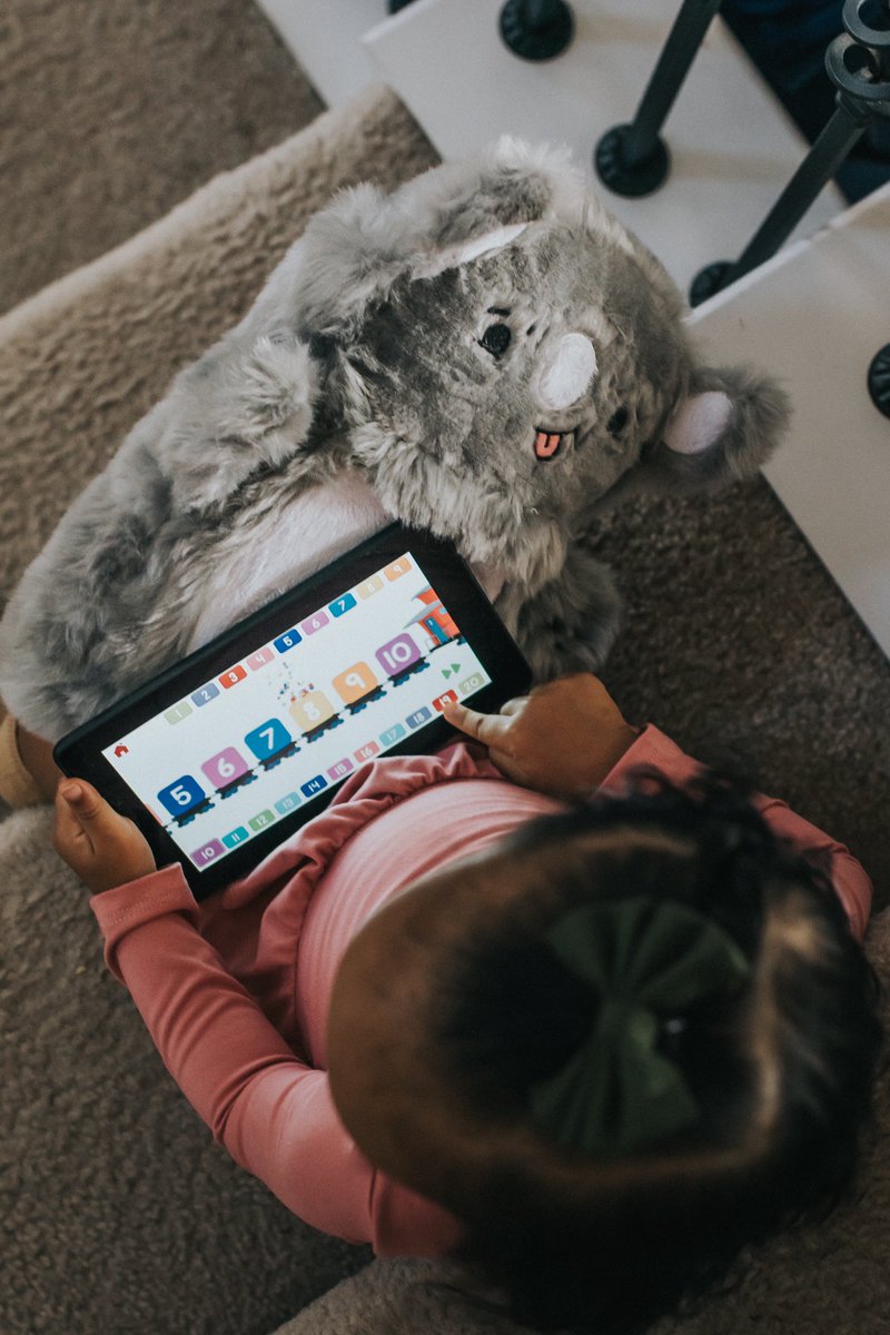 pawdpet's tweet photo. TELL US: Has playing #tablet #games made a difference in your little one's early #education?
(📸: @maria.shelton via IG)
#pawdpet https://t.co/YuaRzn93a7
