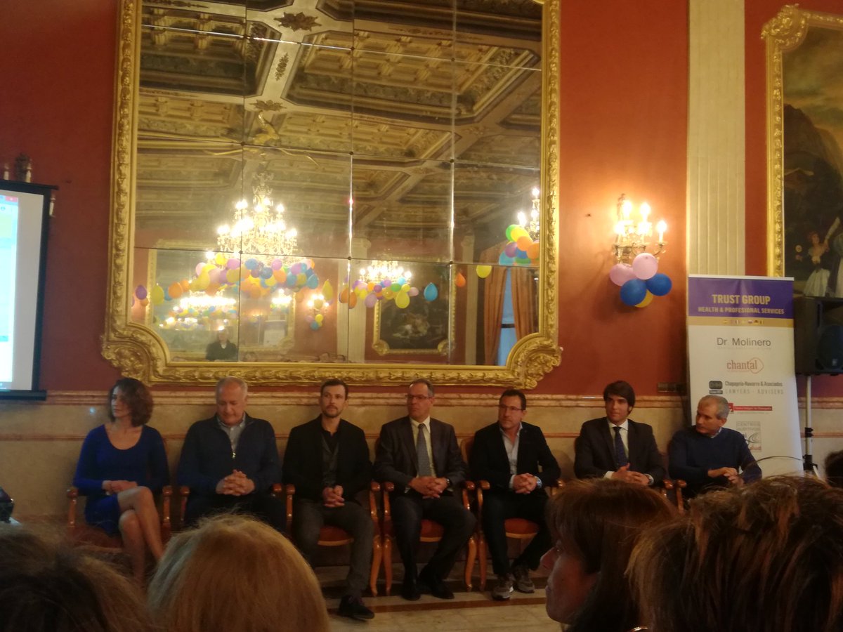 conchasala2's tweet photo. Presentación en el @sdadcultcasino #TrustGroup #Torrevieja Servicios profesionales y de Salud, todo en calle Ramón Gallúd. Novedoso servicio de profesionales torrevejenses que impulsarán, sin duda, el centro comercial de nuestra ciudad. Suerte y suerte!!! https://t.co/4fNhYe5WH5