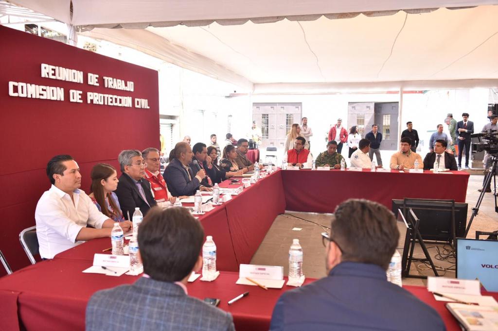 BrendaAguilarZ's tweet photo. Se llevó a cabo Reunión de trabajo de la Comisión de Protección Civil en el Municipio de #Ecatzingo, Estado de México, encabezada por el Coordinador General @LUISFELIPE_P
Ante reciente actividad del #Popocatépetl 🌋 https://t.co/Y7uK2T0Pnj