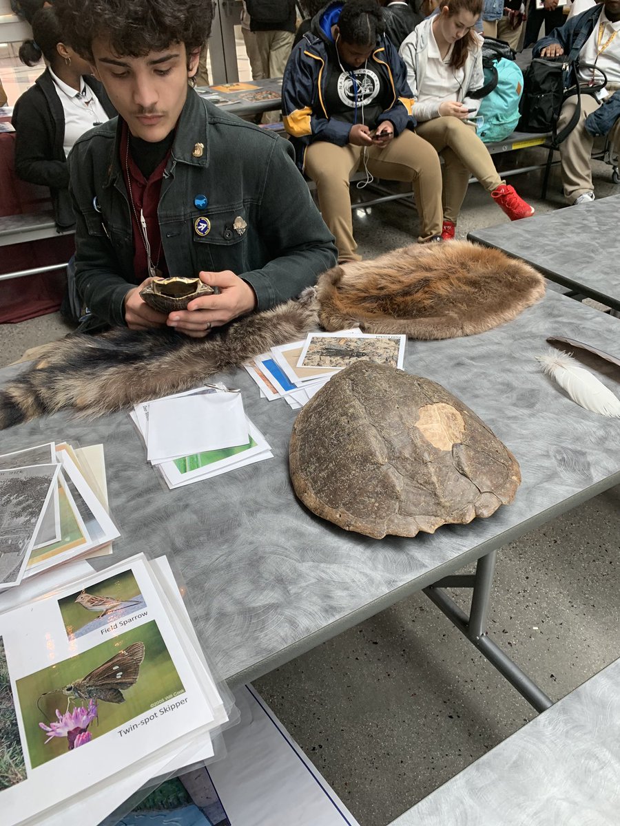 klewiswhite's tweet photo. Environmental Studies recruitment day at Fairmont Heights HS. @pgcps @PGCPSCTE @PGCPSSTEM @PGParents @darlene_bruton #iheartCTE #TechEdisSTEM https://t.co/2lYUgaqMsT
