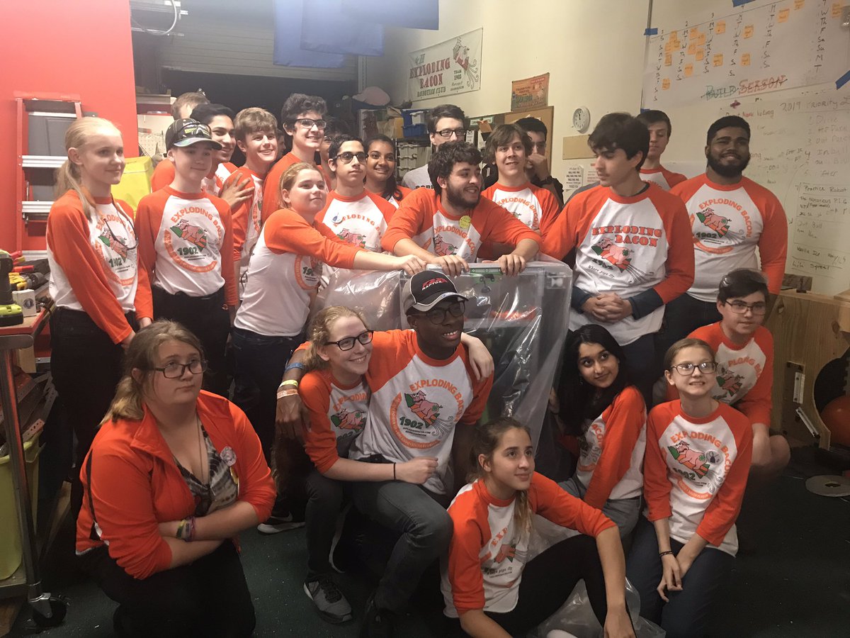 FRCBacon1902's tweet photo. <Just waking up after the mad rush to get the robot in the bag>
Oh! We didn’t miss the chance to #bragyourbot for #Eweek2019 did we?
Huge thanks @lockheedmartin for all the support you’ve given us over the past 14 bag days. Can’t wait to see what we can do together in the future! https://t.co/veW71ZCaCc