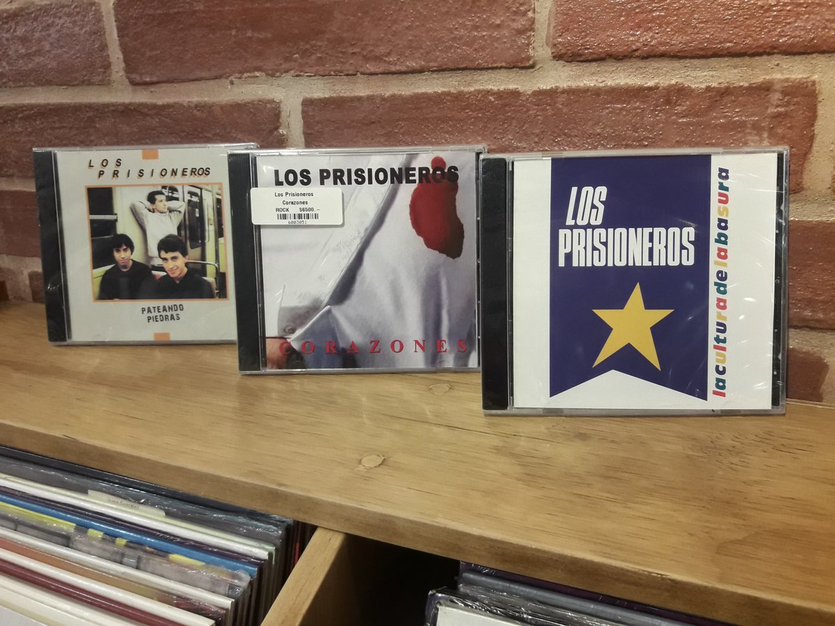 Tres discos clásicos de <a href="/losprisioneros/">Los Prisioneros</a> que encuentras en formato CD en <a href="/Disqchilena/">Disqueria Chilena</a> 😉 🎶 

Visita nuestra tienda en Providencia # 1478.