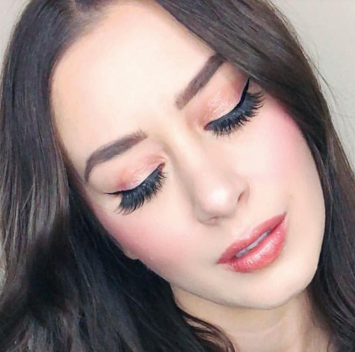 .@southerncaliforniabelle showing off her wink in 'LANA' 💕✨
buff.ly/2QBw3Fx #lashes #lashed #veganlashes #veganlife