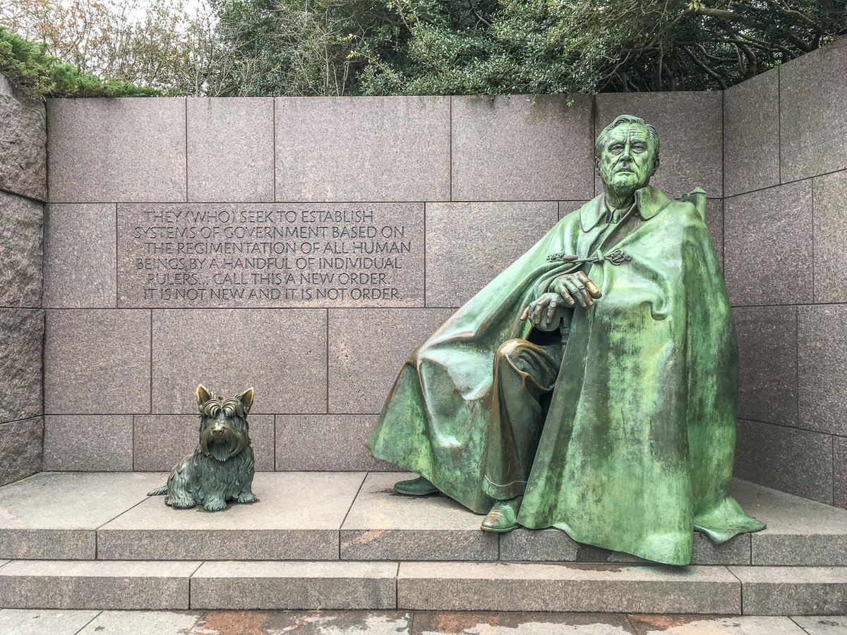 urimiscott's tweet photo. Two hours this morning on a #MonumentRun in DC. When I knew I was coming down to DC/NVa for @atlantic10 Indoor Track at GMU, I’d planned to run my standard long run out at @ManassasNPS.
Switched it up and ran from Roosevelt Is. hitting many of the Washington monuments. https://t.co/nHIFPDlMZa