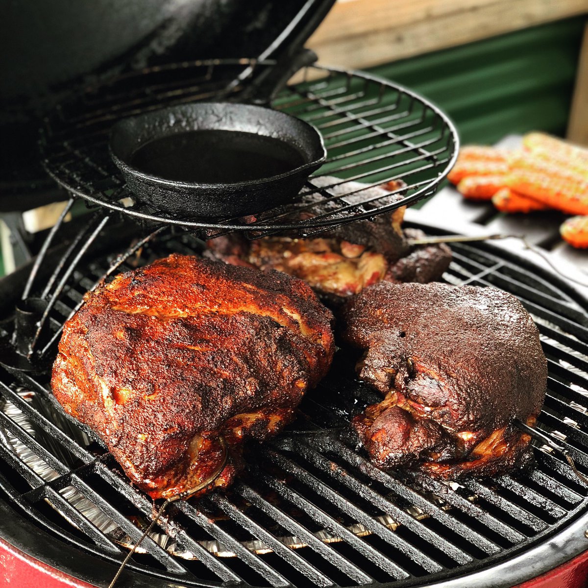 okeysmokes's tweet image. 5 hours in 😋🤤 #pulledpork #pulledlamb