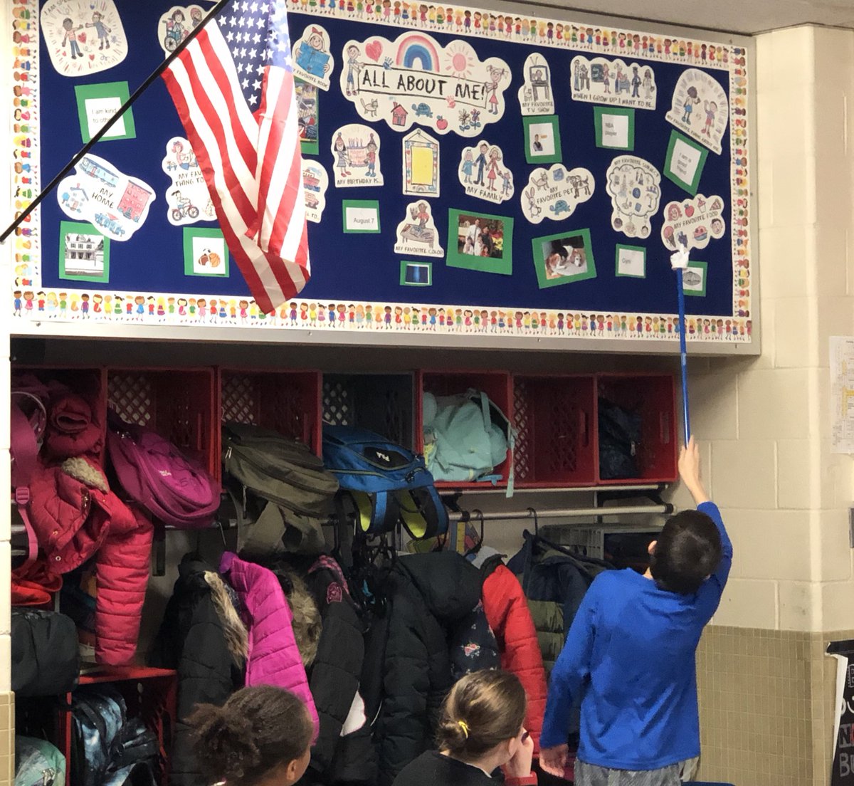 Wojo_Teach4WES's tweet photo. What 4th Graders Are Thinking 4️⃣🤔: Day 117 - Learned some pretty cool stuff about one of our classmates this morning #fridayinterview #allaboutmeboard #4WES https://t.co/jWFHoFBvNO