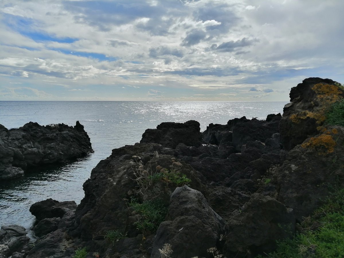 overshadow21's tweet photo. #stazzo #acireale #mare #scogli #sicilia #sea #cielo #sky #nuvole #cloud #instapict #sicily #photography #photo https://t.co/0FUrSToG1R https://t.co/NxpSud5eoh