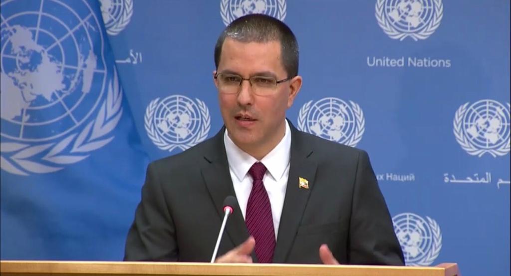 MIPPCI (@mippcivzla) on Twitter photo #EnVivo 🔴| Canciller. <a href="/jaarreaza/">Jorge Arreaza M</a>: Hay una gran guerra mediática. Los militares venezolanos jamás envían órdenes de disparar al pueblo desarmado.
#ConciertoPorLaPazYLaVida #ParaLaGuerraNada #TrumpHandsOffVenezuela #EnVivo 🔴| Canciller. <a href="/jaarreaza/">Jorge Arreaza M</a>: Hay una gran guerra mediática. Los militares venezolanos jamás envían órdenes de disparar al pueblo desarmado.
#ConciertoPorLaPazYLaVida #ParaLaGuerraNada #TrumpHandsOffVenezuela