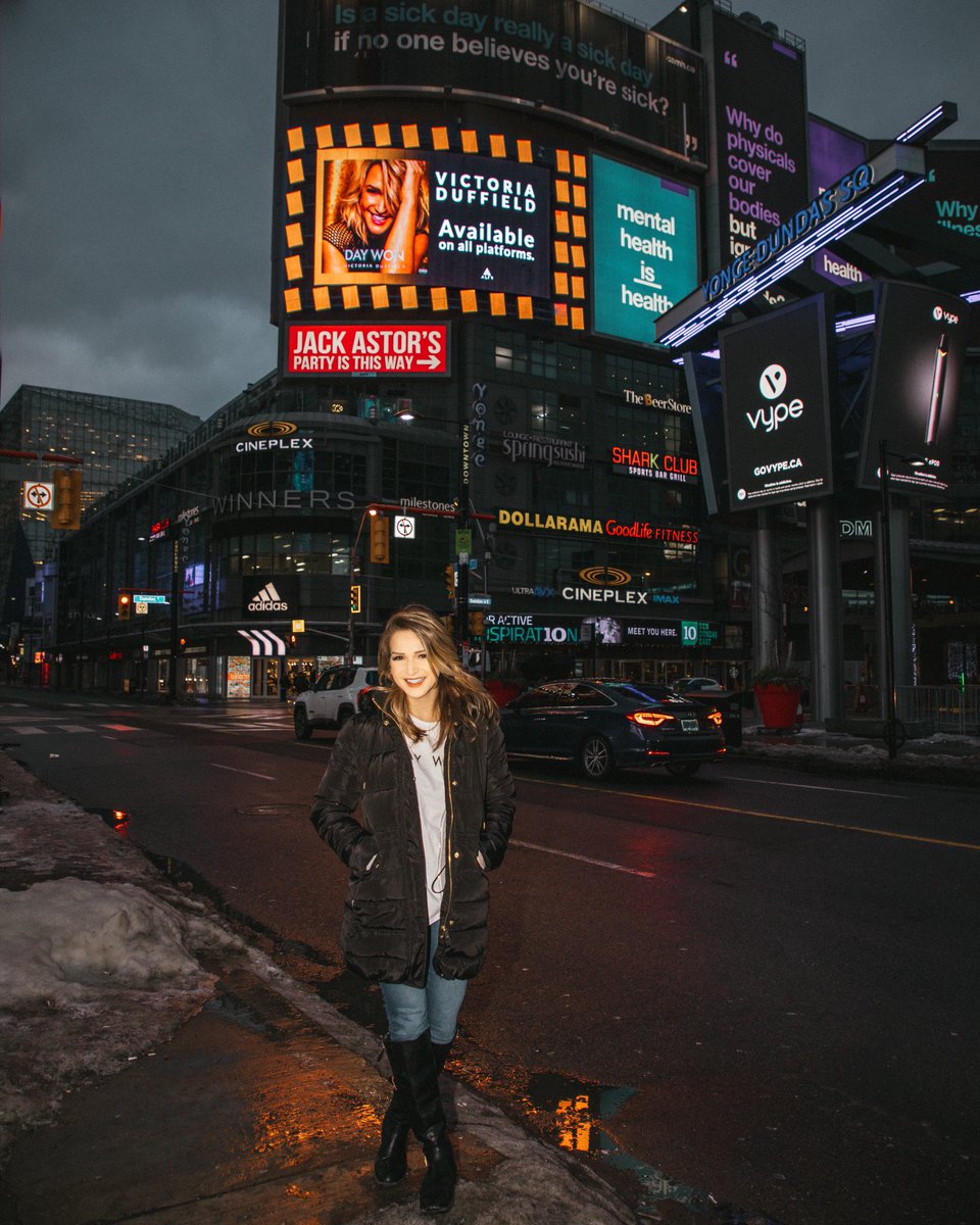 DAY WON billboard makes me smile 💛