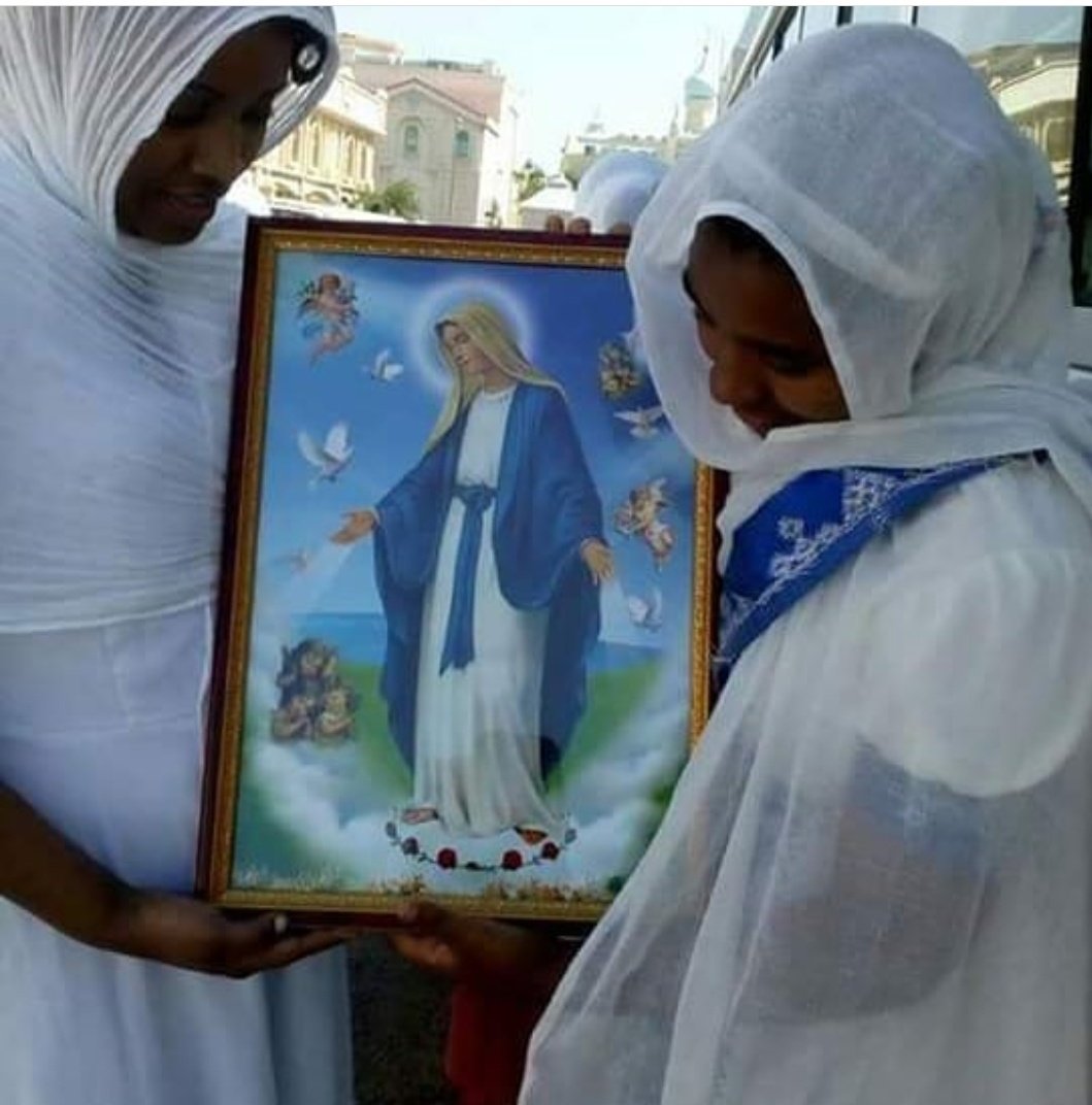 maerg1621's tweet photo. እንኳን ለእናታችን ለቅድሰት ኪዳነ ምህርት ዓመታዊ ከብር በዓል በሰላም በጤና አደረስን አደረሳችሁ!!
ለተጨነቃችሁ 
ለተቸገራችሁ 
የቃል ኪዳንዋ እመቤት
 እምዬ ኪዳነ ምህርት
 እናቴ ትድረስላችሁ ።#አሜን #Ethiopian #Orthodox https://t.co/xMyuWQDE3l