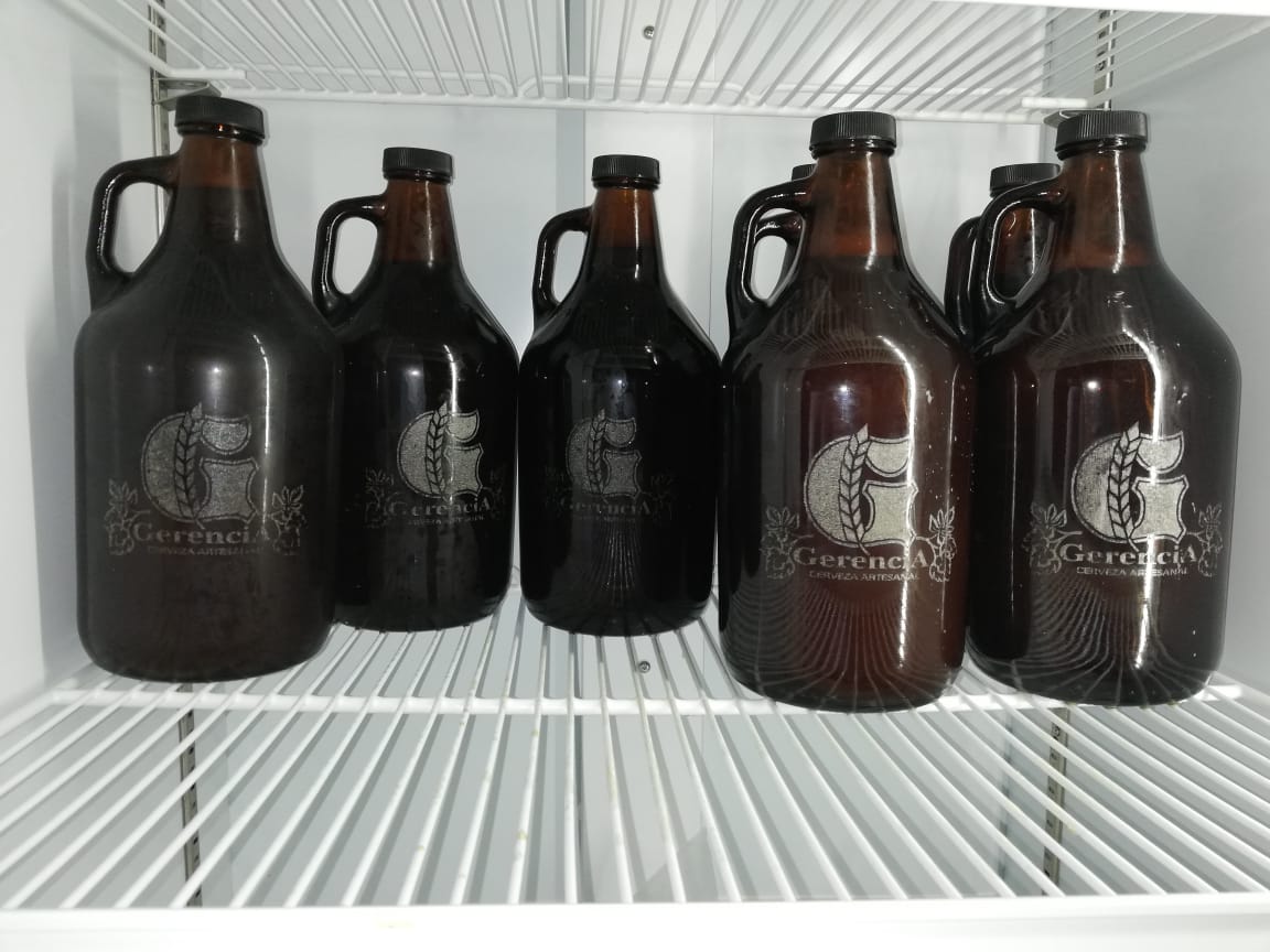 irra_perezoso's tweet photo. Ya estan disponiibles las growlers de #cervezagerencia 2 litros de pura cerveza artesanal... 130.000gs... https://t.co/wU36yeSSOw