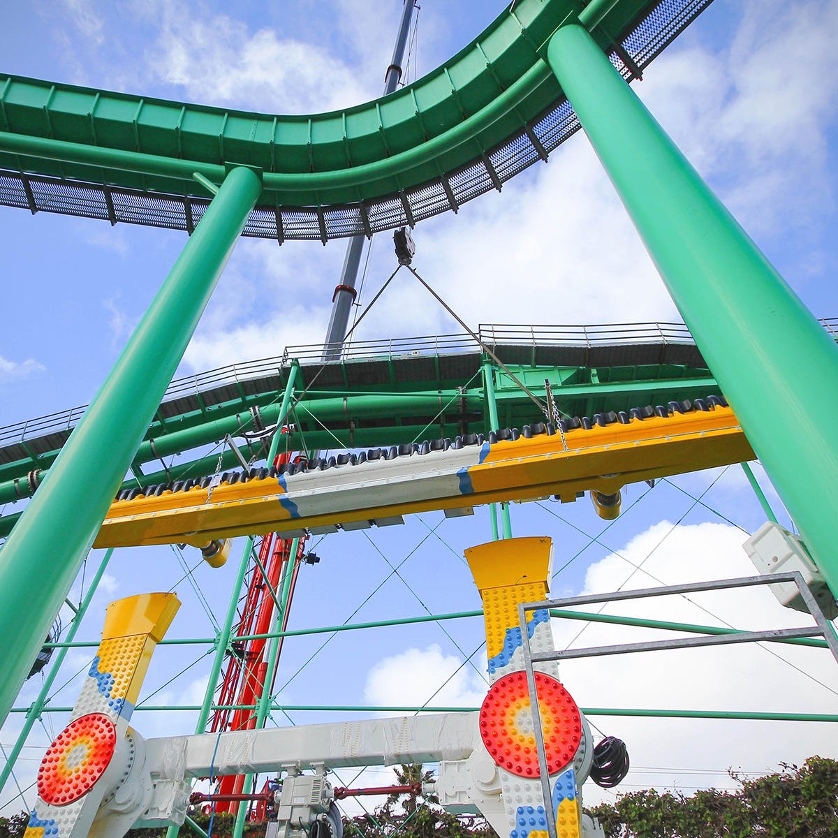 Our NEW Crazy Surf ride caught some major air before droppin' into its spot  under Logger's Revenge! Boardwalk Maintenance team sure has some impressive  navigating skills. Can't wait to try it out, image size:1200x1200