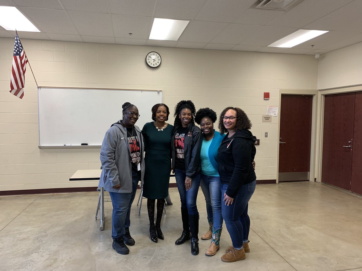 MsWTweets5's tweet photo. Busy day at Chaney High School as we were visited by Judge Carla Baldwin and motivational speaker, Wallo! #TheCHSWay  @YtownSchools @krish_mohip https://t.co/TqK8v0YIWo