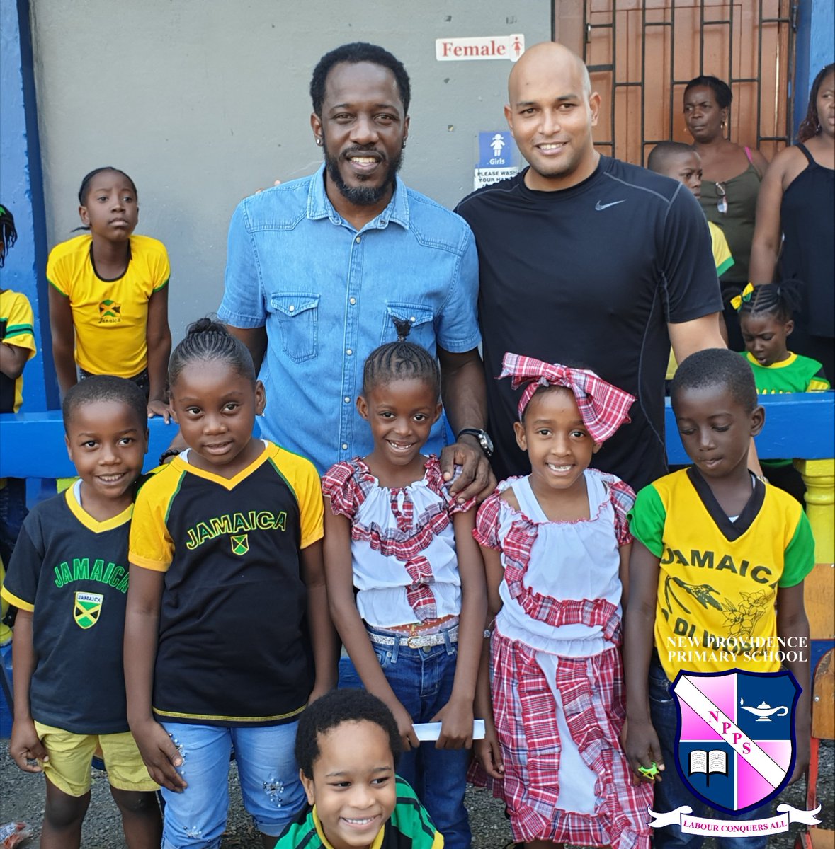 DARRENVIRTUE's tweet photo. Proud Chairman: Psalm 127:3
"Children are a heritage from the LORD...."
much respect to my friend @Wayne_Marshall for passing through and sharing #JamaicaDay2019 with us at @newprovidenceja #ChildrenOurFuture #ShowThemTheWay https://t.co/STivxkjWHx