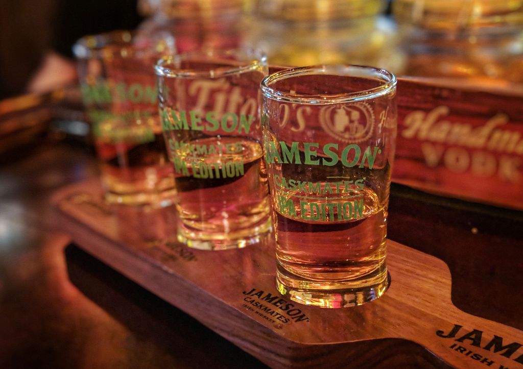 Not sure what to drink?? Have a bit of everything with out Jameson Flights #🤤 #🍺
#Jameson #whiskey #whisky #bar #drinks #bourbon #cocktail #drink #bartender #alcohol #party #love #liquor #instagood #singlemalt #drinkup #mixologist #pub #friends